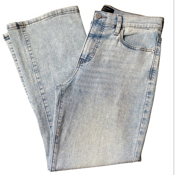 Banana Republic Light Wash Cropped Bootcut Jeans Size 26 - Picture 2 of 11